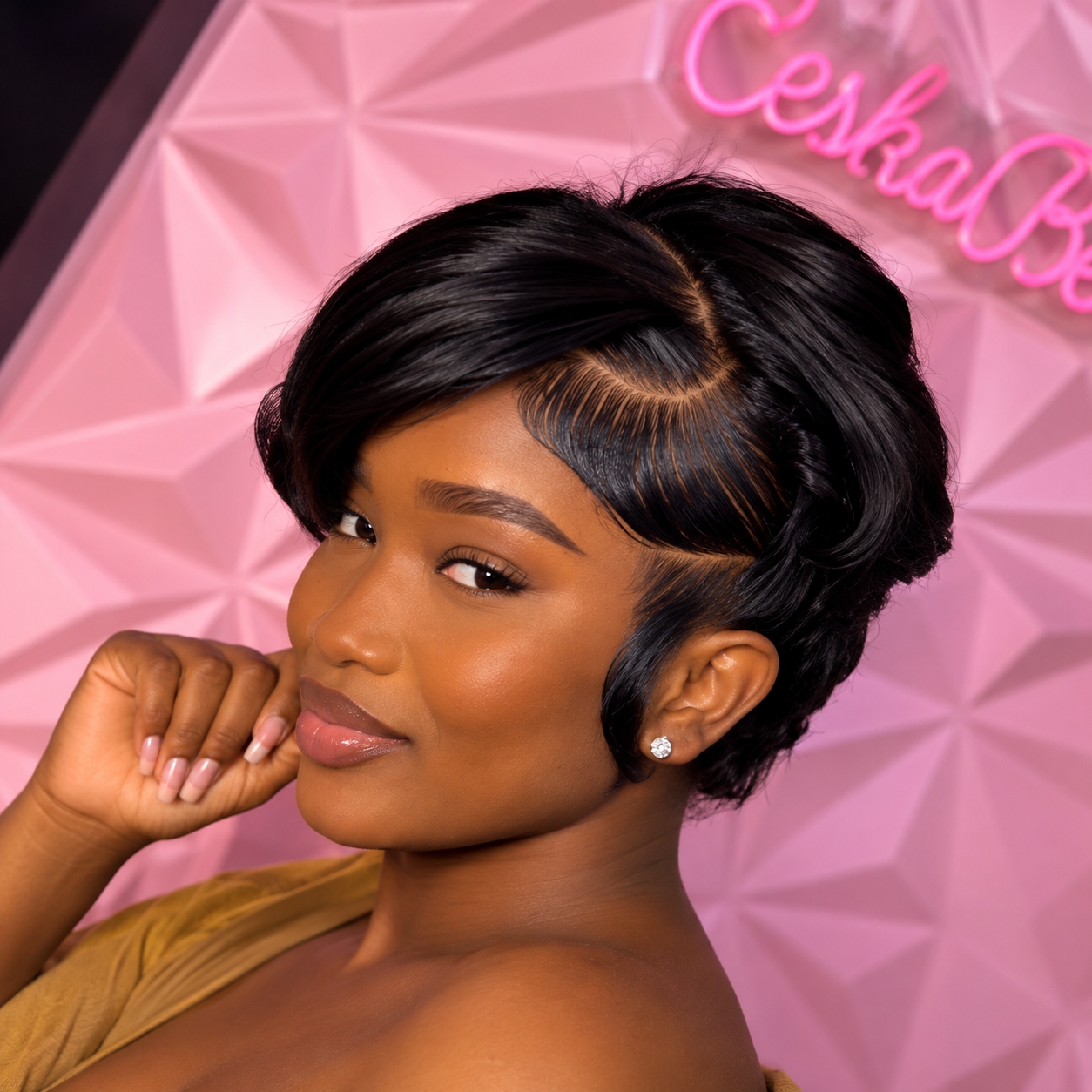 Short and Chic hairstyle by Ceska Beauty